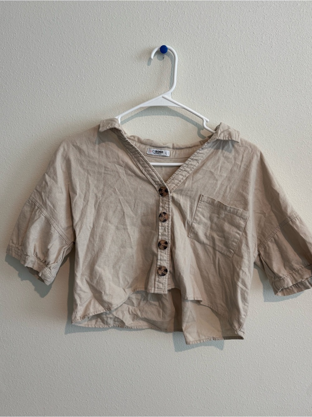 Ci Sono Cropped Button-Down Shirt Jacket in Light Beige